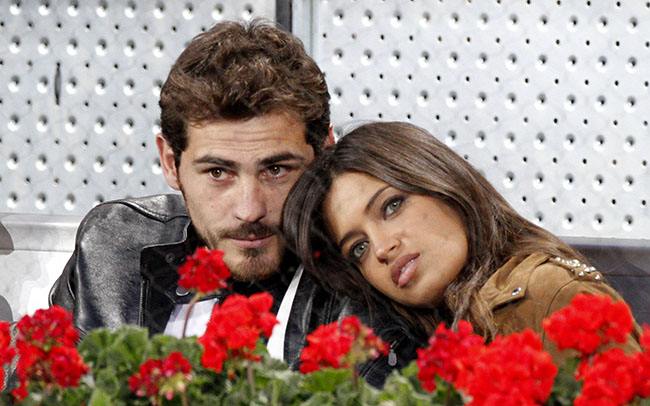 Iker Casillas y Sara Carbonero muy cariñosos en el Madrid Tennis Open 2010 © P.A.