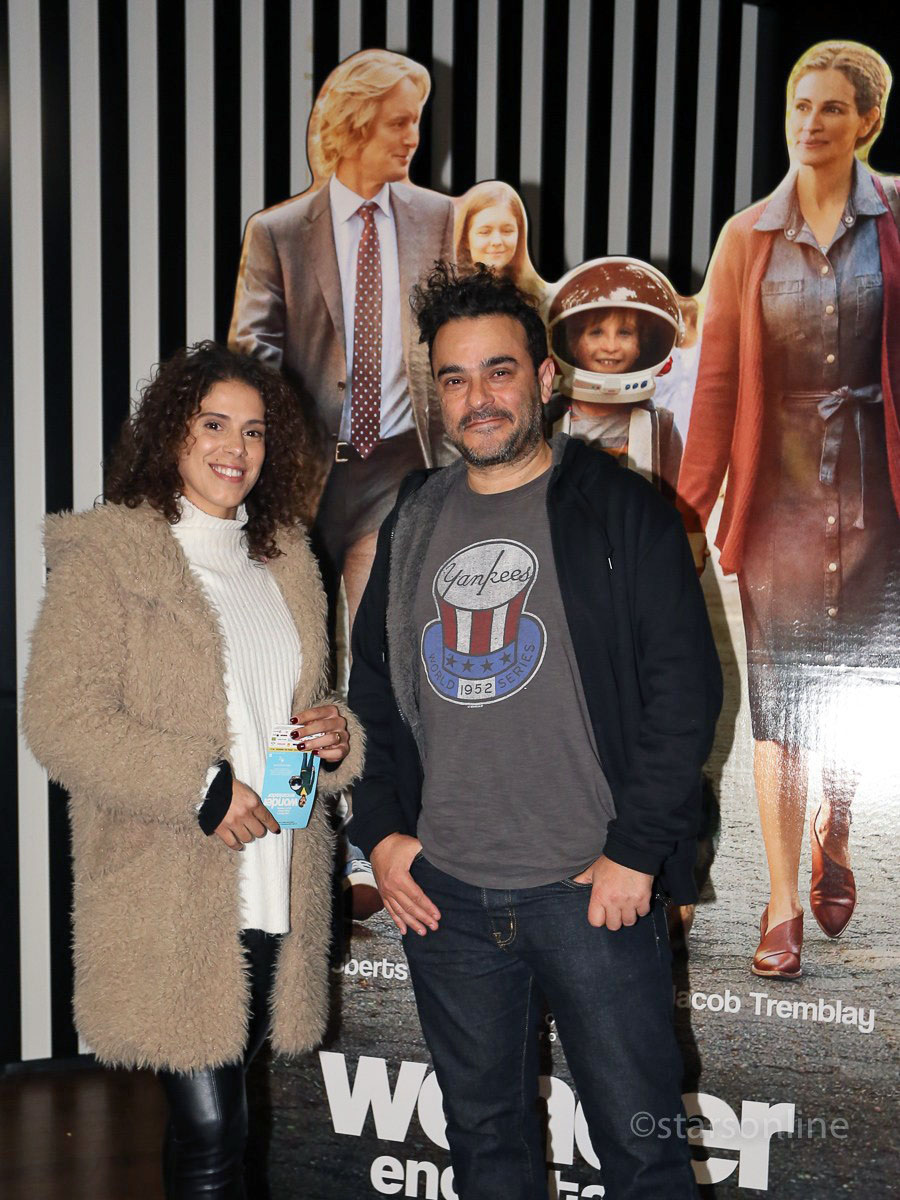 Pedro Tochas e convidada. Antestreia do filme Wonder - Encantador, Amoreiras Shopping Center, Lisboa, 5.12.2017