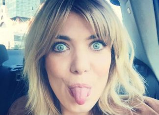 Raquel Strada vira loira