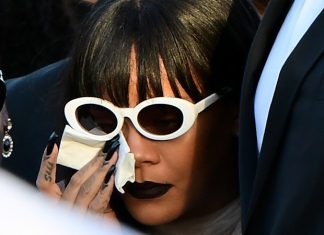 Rihanna chora morte de primo assassinado