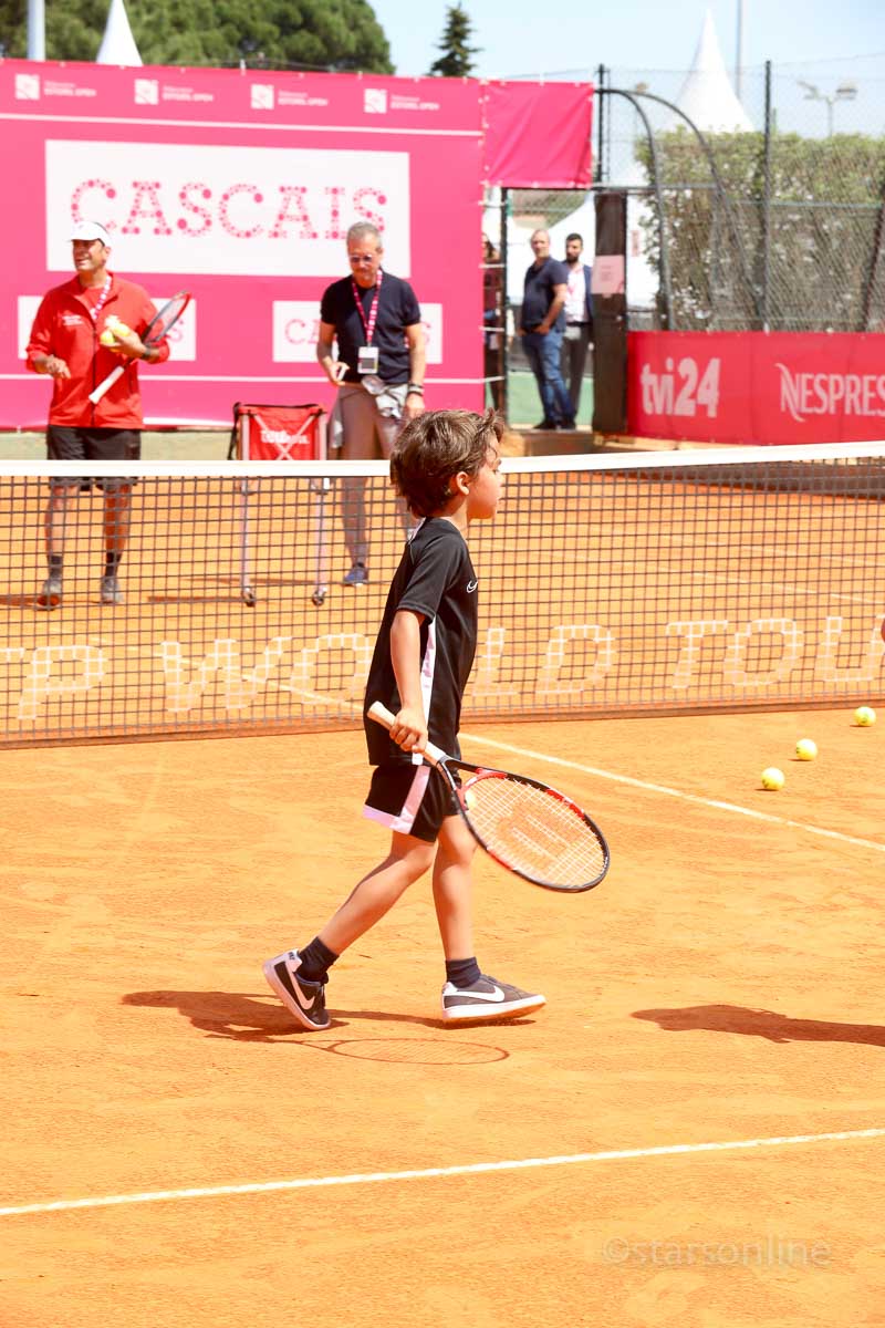 Caras conhecidas foram jogar tenis