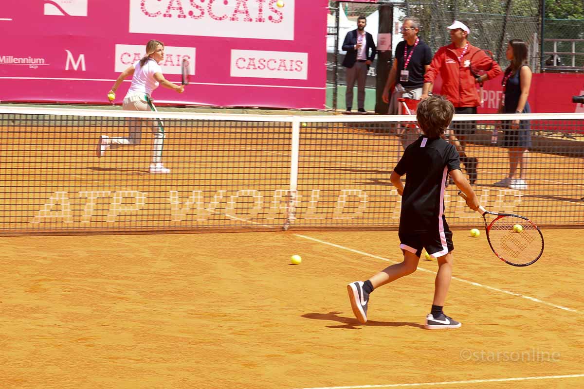 Caras conhecidas foram jogar tenis