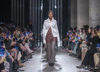 O percurso como linha contínua de ARNDES numa coleção de texturas ricas e complexas