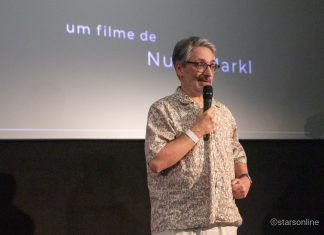 Nuno Markl emociona ao surgir de pé em apresentação do seu novo filme