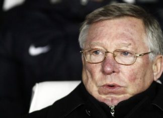 Pastilha elastica de Sir Alex Ferguson rende quase meio milhão de euros