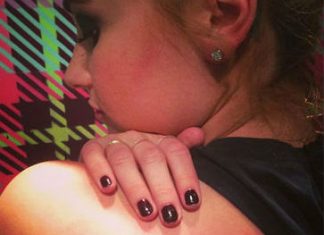 Demi Lovato fez nova tatuagem