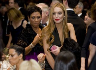 Lindsay Lohan vai manter-se na Clínica Betty Ford