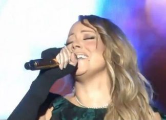 Mariah Carey erra música durante um playback em show